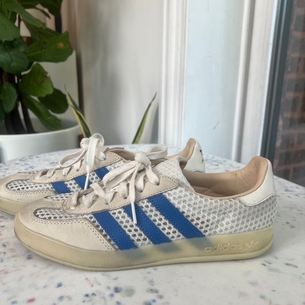 Adidas Gazelle Shoes Off White/Focus Blue/Warm Vanilla size w 8.5